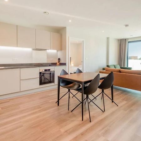 Modern Apartments In Brentford 2 Minutes Walk From Kew Bridge Buitenkant foto