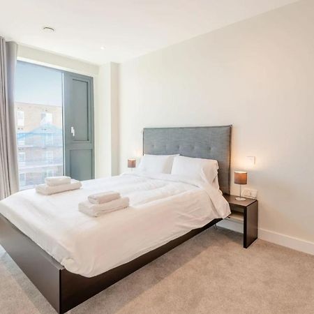 Modern Apartments In Brentford 2 Minutes Walk From Kew Bridge Buitenkant foto
