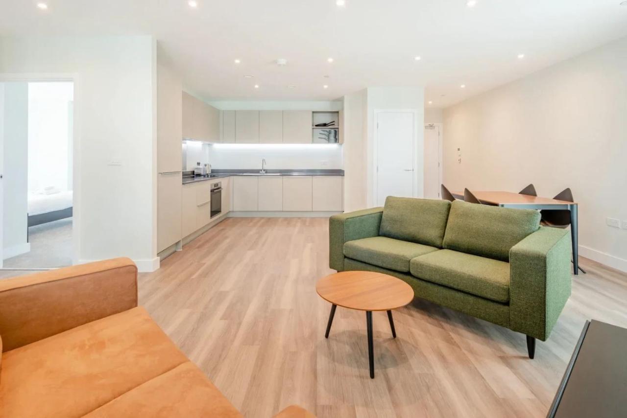 Modern Apartments In Brentford 2 Minutes Walk From Kew Bridge Buitenkant foto