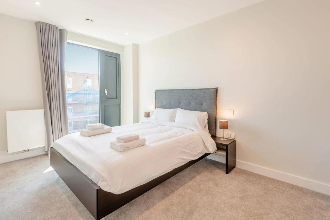 Modern Apartments In Brentford 2 Minutes Walk From Kew Bridge Buitenkant foto