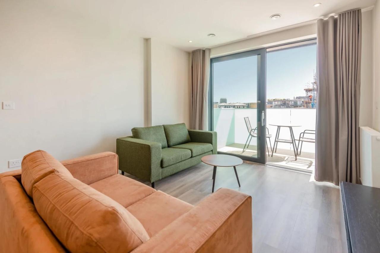 Modern Apartments In Brentford 2 Minutes Walk From Kew Bridge Buitenkant foto