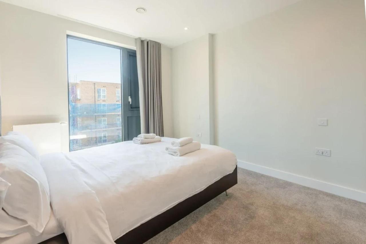 Modern Apartments In Brentford 2 Minutes Walk From Kew Bridge Buitenkant foto