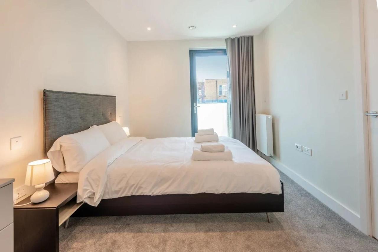 Modern Apartments In Brentford 2 Minutes Walk From Kew Bridge Buitenkant foto