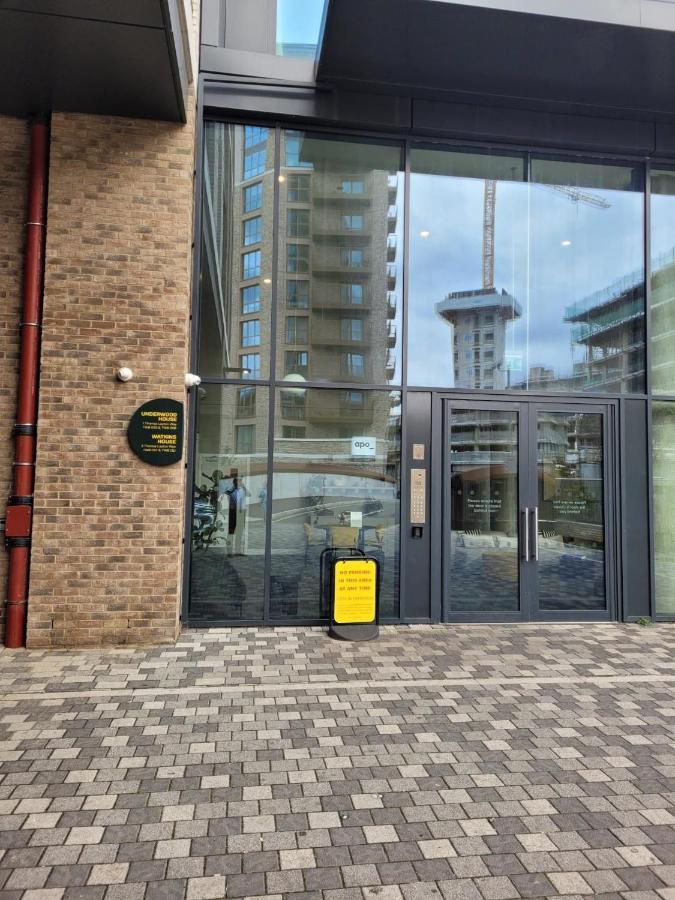 Modern Apartments In Brentford 2 Minutes Walk From Kew Bridge Buitenkant foto
